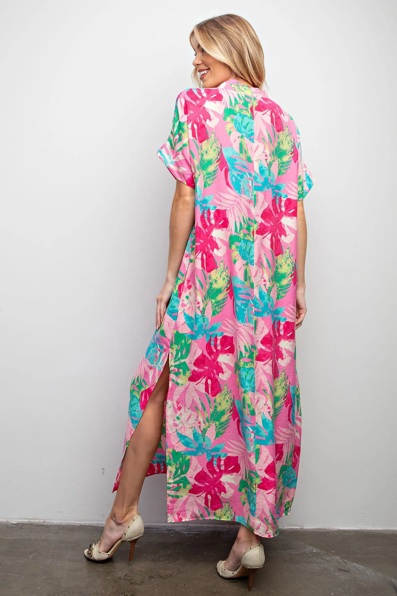 Easel Tropical Print Peach Blossom Maxi Dress In Bubble Gum Plus